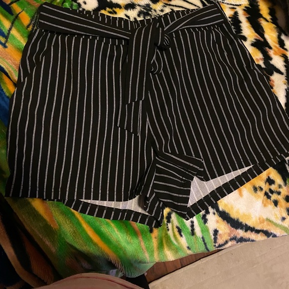 Shorts - Picture 1 of 9